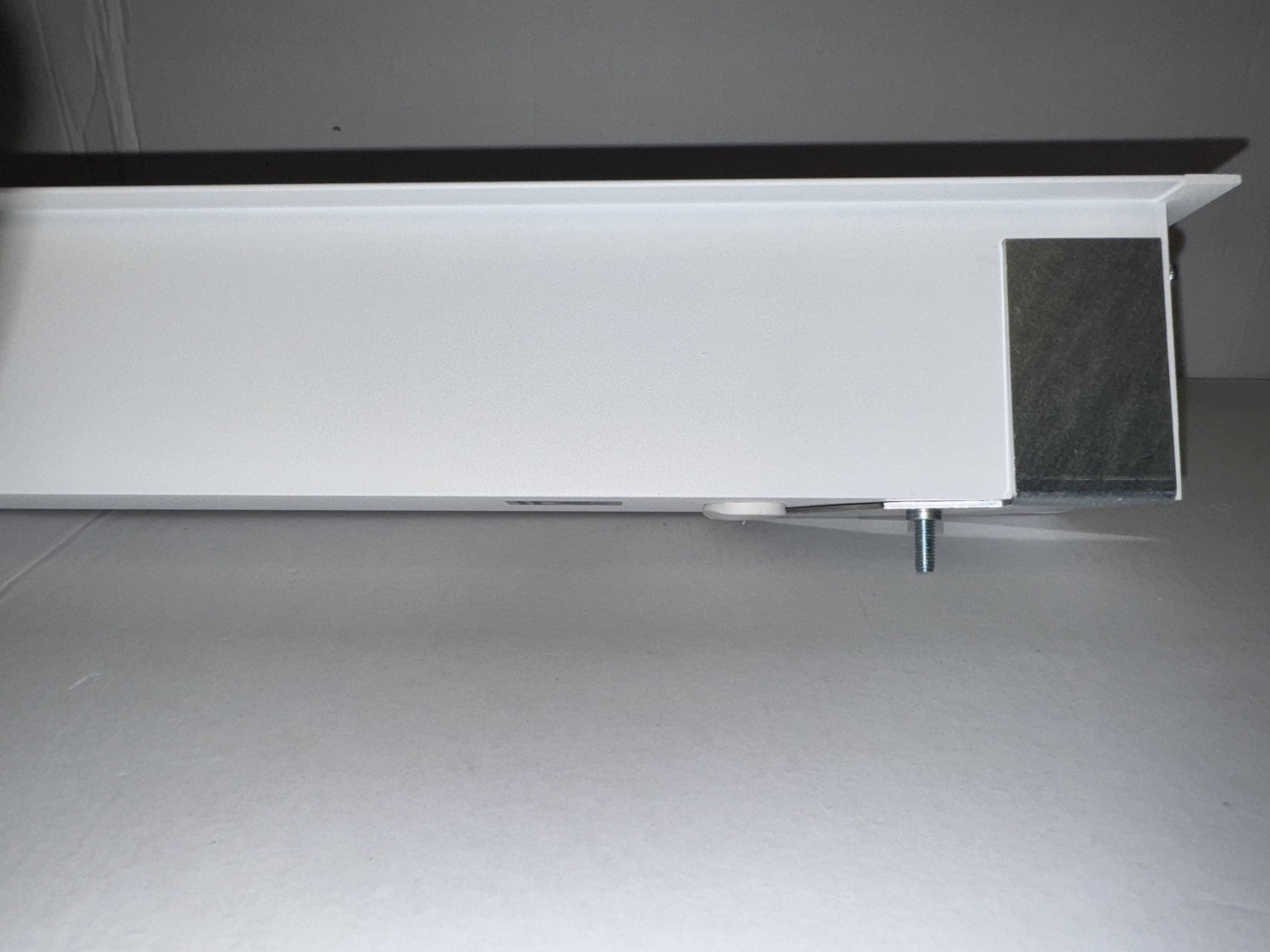 Intra Lighting Light Gyon RV sop 1000 LM 11 W827 L592MM 17011141011