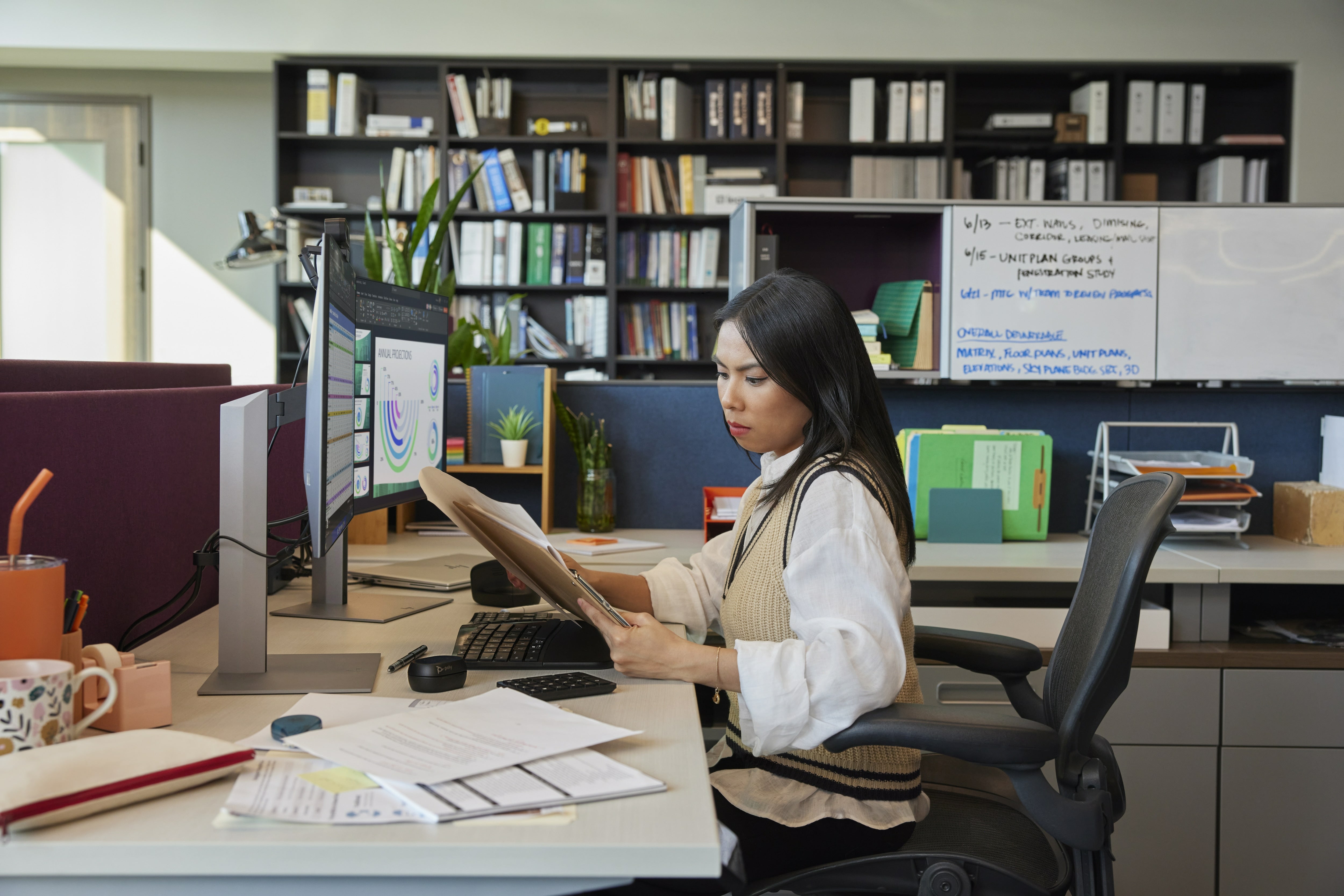 HP Series 7 Pro 24 inch WUXGA Monitor - 724pn 8X534AA#ABB